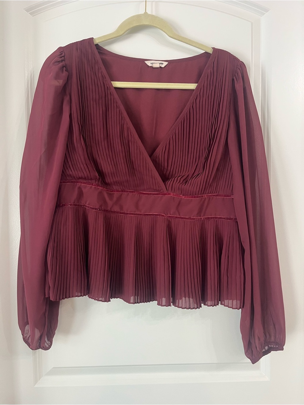 Lucky Brand Womens Burgundy Pleated V-Neck Blouse Long Sleeves Size Large